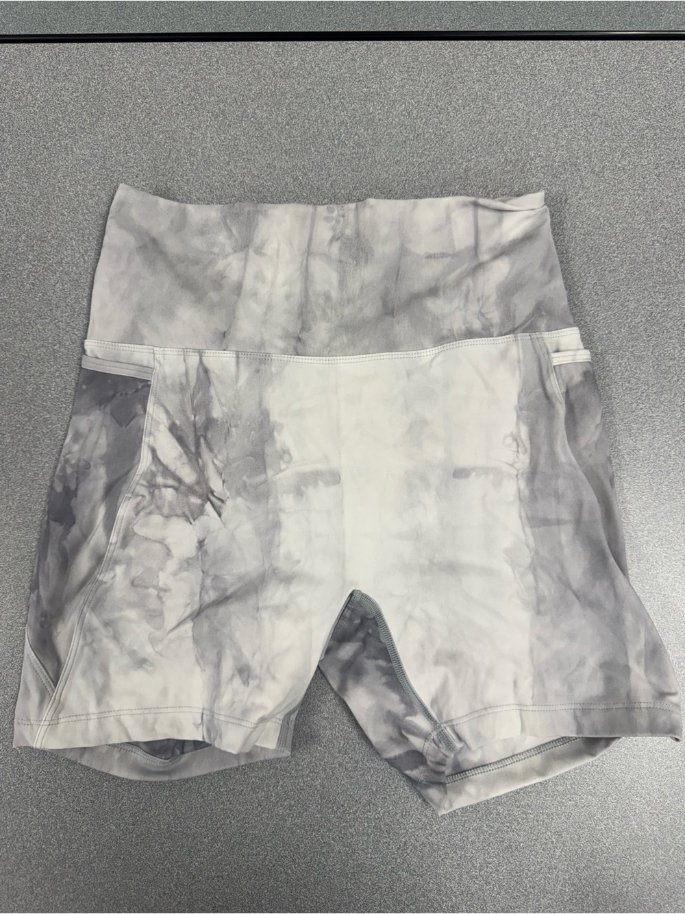 USED-Women’s Born Primitive Eccentric Short Size Large